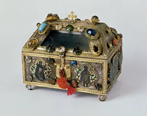 Ospedale: Jewel box covered with precious