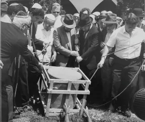 Torah: At the Jewish cemetery at the fourth gate of the