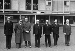 Cremieux: Jewish Men in the Concentration Camp of Drancy