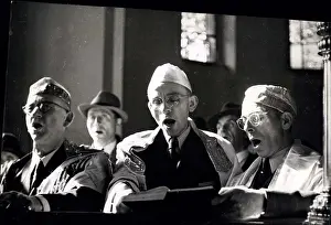 Shofar: Jewish men singing the Shofar again in Berlin Synagogue