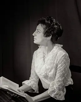 Henriette: Jill Balcon - British Actress