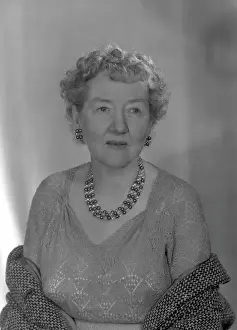 Albery: Jill Mary, Lady Albery