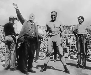 Heavyweights: Jim Jeffries is introduced by John L. Sullivan