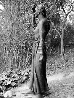 Ayot: JOAN OF ARC STATUE