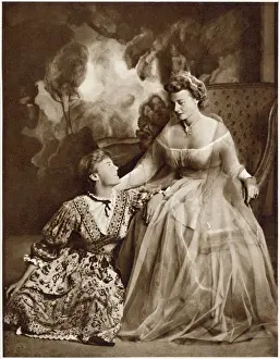 Sep25: Joan Maude and daughter by Yevonde