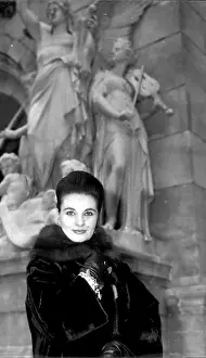 Joann: Joann Grillo, opera singer, in front of Paris Opera