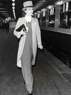 Leonora: Joanna Lumley