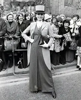 Leonora: Joanna Lumley