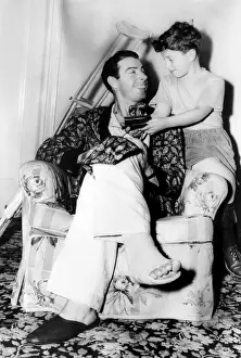 Dimaggio: Joe DiMaggio, recovering from an operation ?