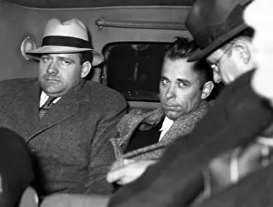 Dillinger: JOHN DILLINGER-Dillinger under heavy guard ?