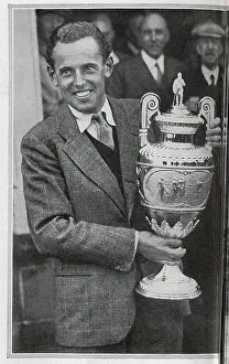 Amateurs: John De Forest with Golf Trophy