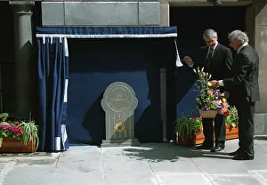 Unveils: John Major MP, Unveils