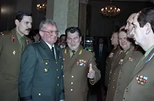 Nato: John Shalikashvili visits Russia