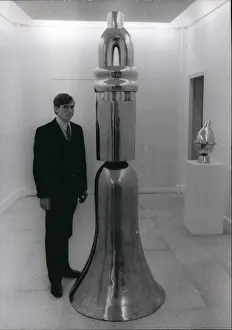 Exhibiting: John Wragg, sculptor, at exhibition in Paris