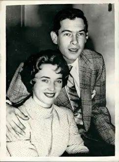Johnnie: Johnnie Ray and Sylvia Drew, singers, engaged