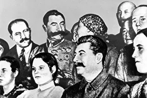 Kolkhoz: Josef Stalin in the circle of kolkhoz workers, 1935