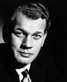 Cotten: Joseph Cotten - Actor