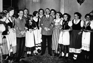 Tracht: Joseph Gnbbels and Adolf Hitler, 1937