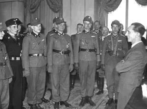 Heer: Joseph Goebbels is receiving soldiers from the Eastern Front