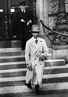 Seiner: Joseph Goebbels in front of the Reichstag, 1931