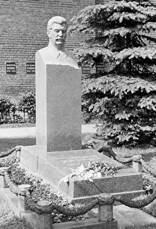 Joseph Stalin's grave, 1970