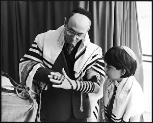 Consists: JUDAISM/TEFFILIN