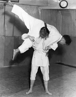 Jitsu: JUJITSU THROW