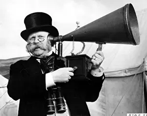 Headwear: Jules Verne'S Rocket To The Moon