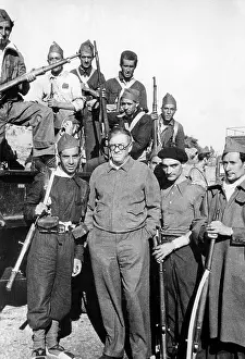 Sierra: Julio Alvarez del Vayo on visit to the troops