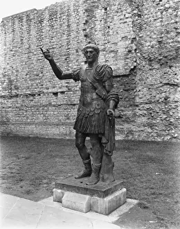 Paul Barkshire: JULIUS CAESAR STATUE