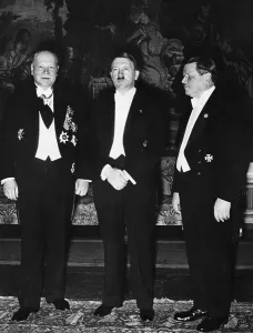 Entrusted: Julius Dorpmuller and Wilhelm Ohnesorge with Adolf Hitler