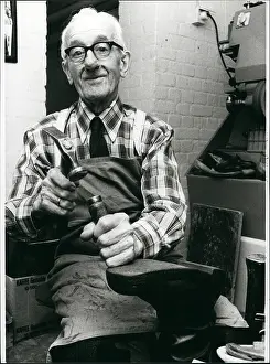 Soled: Julius Nokulak of Hamburg, eldest active shoemaker