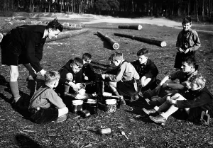 Knives: Jungvolk boys while eating, 1934