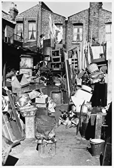 Thieves: JUNK SHOP EXTERIOR