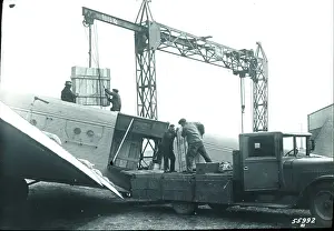 Ju52: Junkers aircraft being loaded