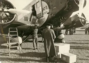 Ju52: Junkers Ju52/3m being loaded
