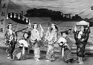 Implements: Kabuki dance group at the European guest performance, 1938