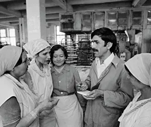 Kabul: Kabul bread baking plant