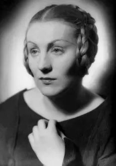 Ophelia: Kaethe Gold in Hamlet, 1936