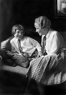 Hannelore: Kaethe Haack with her daughter, 1928