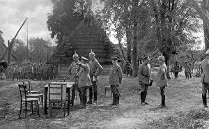 Disposition: The Kaiser receiving reports of German troops