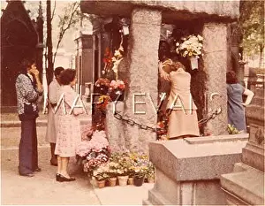 Spiritualists: KARDEC TOMB