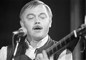 Kryl: Karel Kryl - singer - concert