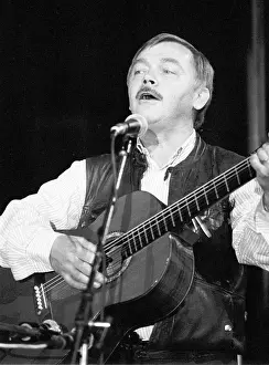 Kryl: Karel Kryl - singer - concert