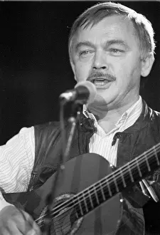 Kryl: Karel Kryl - singer - concert