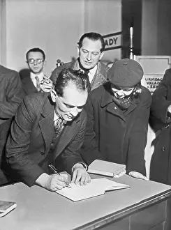 Autographing: Karel Polacek