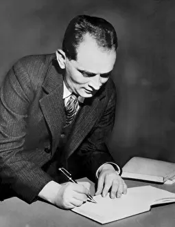 Autographing: Karel Polacek