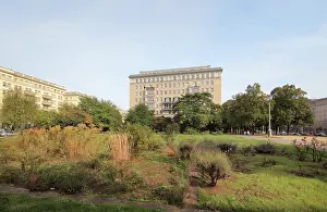 Friedrichshain: Karl Marx Allee Park, Berlin, Germany