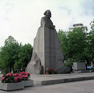 Kerbel: Karl Marx monument in Moscow, 1987