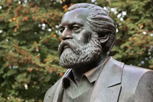 Engelhardt: Karl Marx statue, Marx Engels Forum, Berlin, Germany
